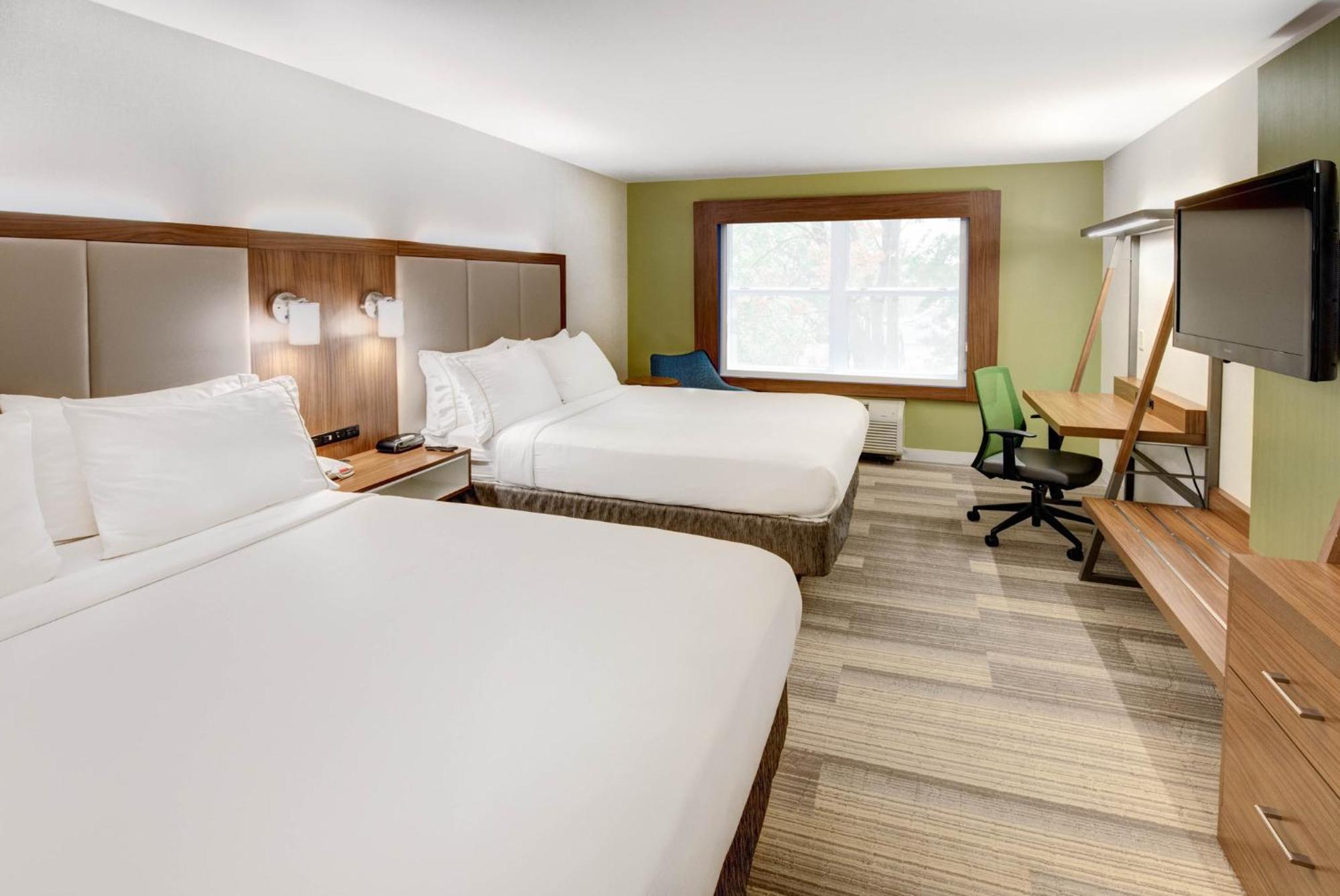 Holiday Inn Express Woodbridge By Ihg Avenel Exterior photo