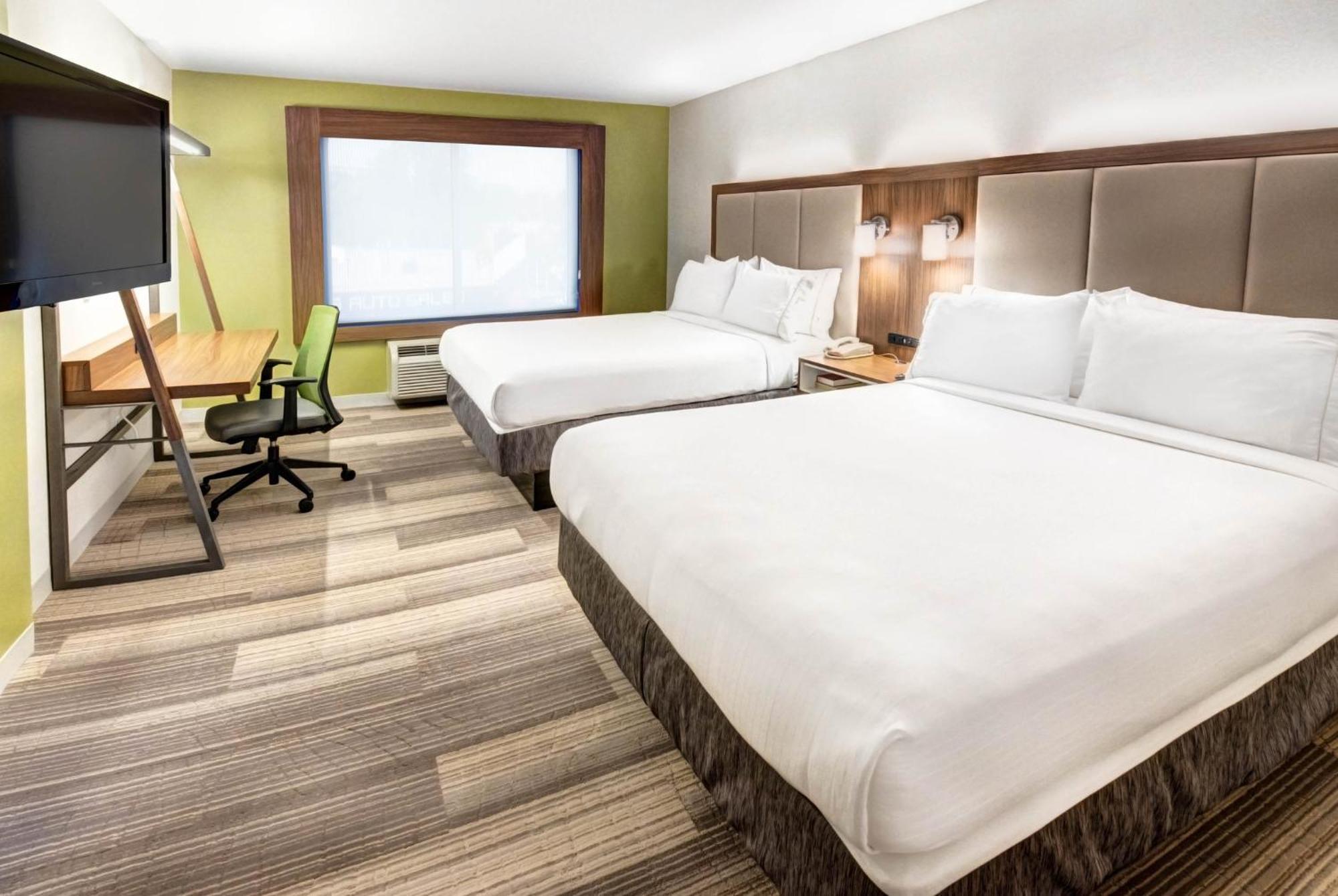 Holiday Inn Express Woodbridge By Ihg Avenel Exterior photo