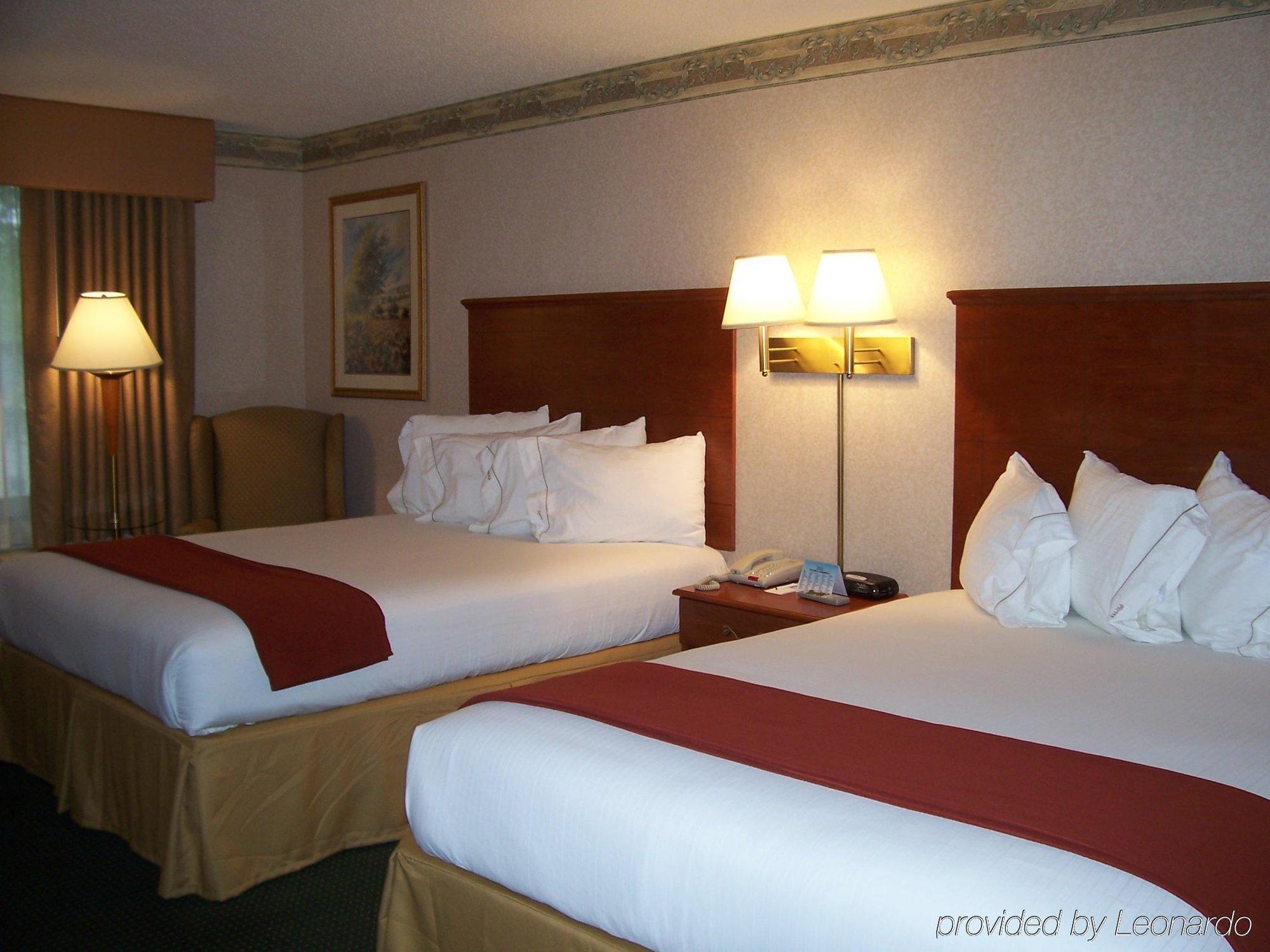 Holiday Inn Express Woodbridge By Ihg Avenel Room photo